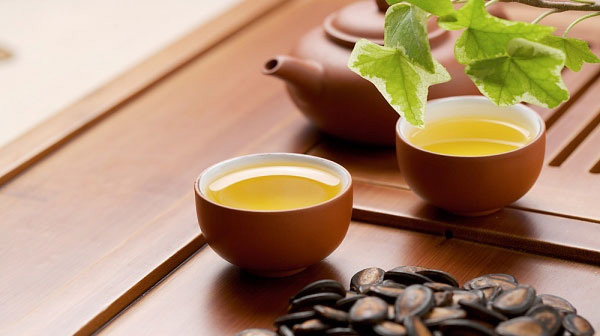 Cả trà xanh và trà đen đều có tác dụng giảm nguy cơ mắc chứng giảm trí nhớ như nhau.