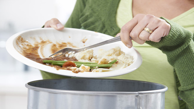 Những nguy cơ có thể xảy ra khi ăn thức ăn thừa?